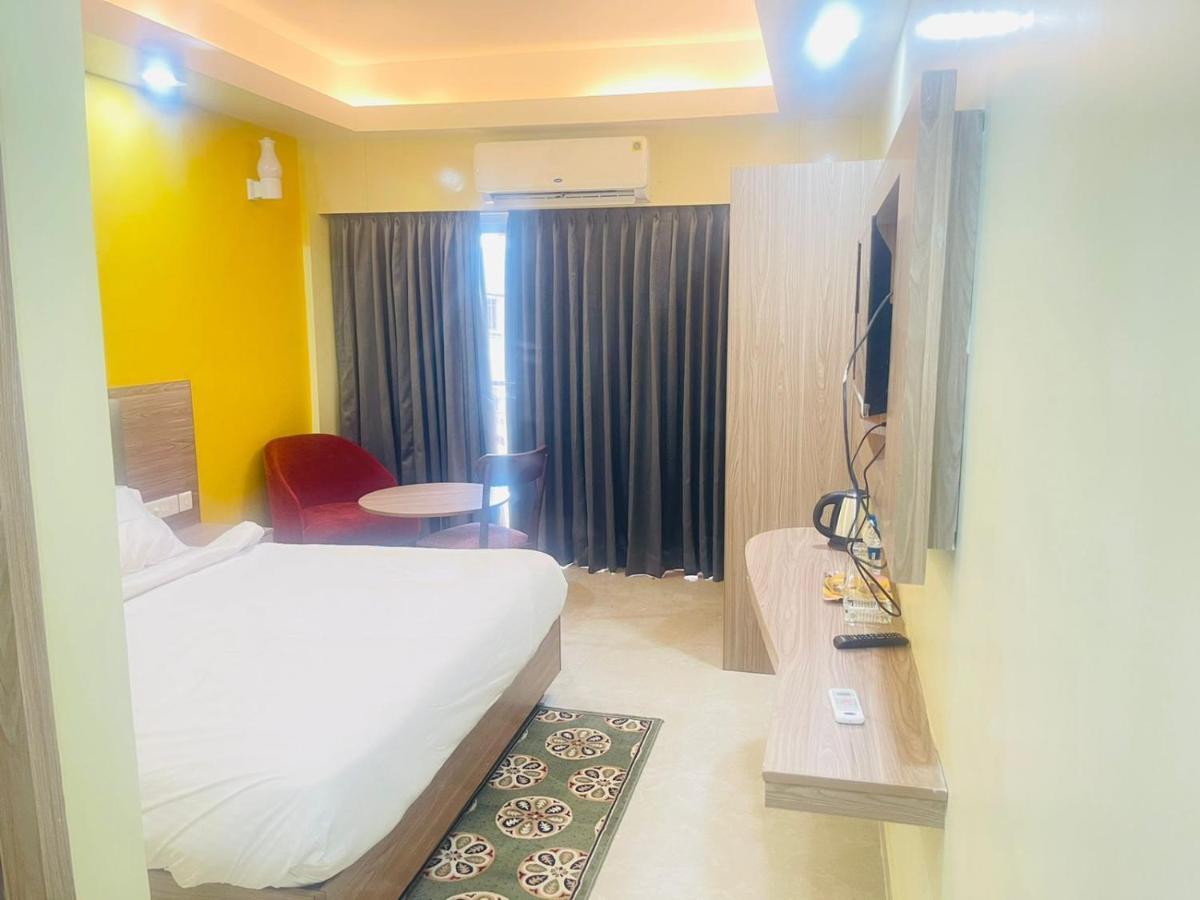 Royal Beach International Puri Buitenkant foto