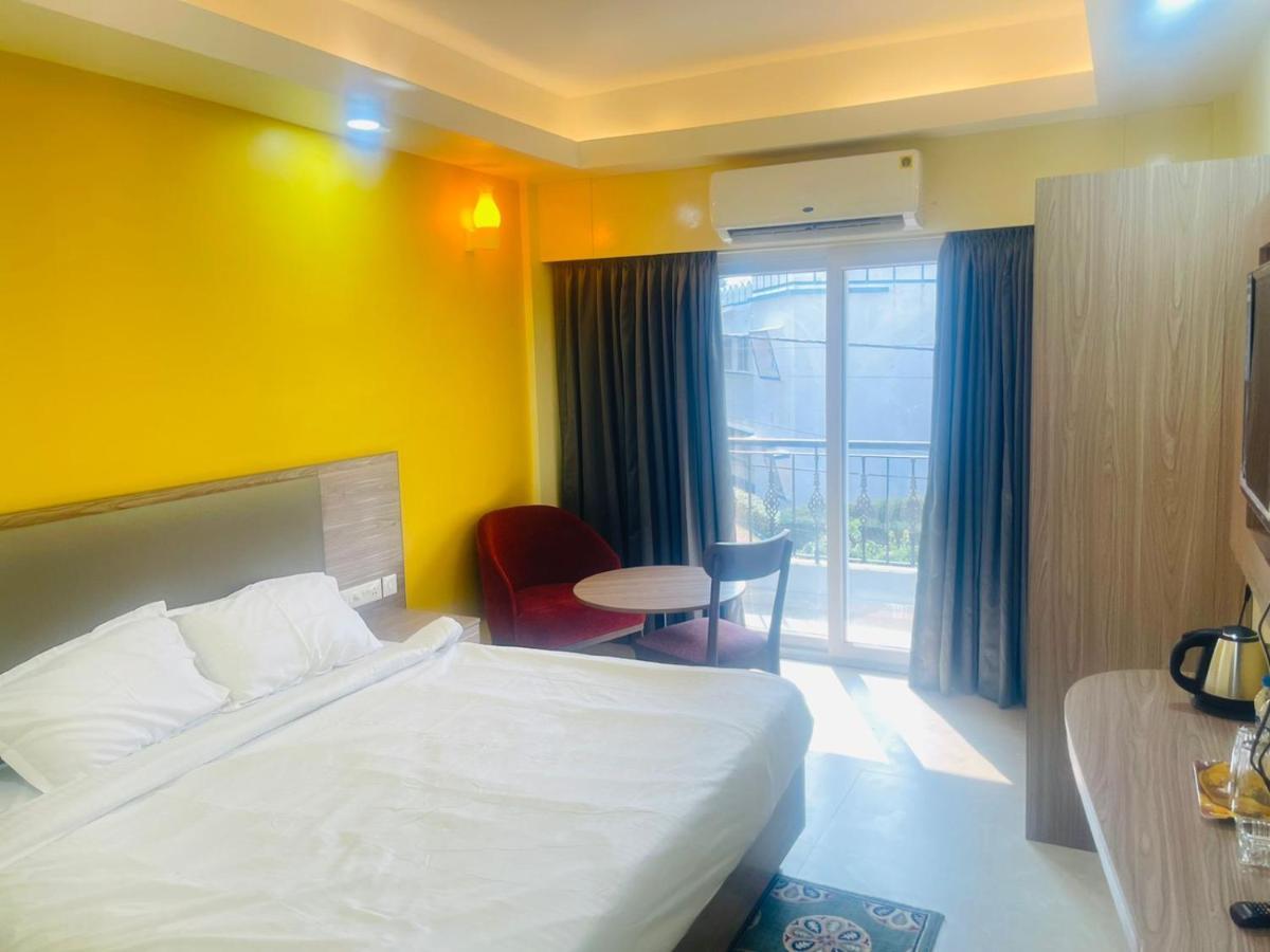 Royal Beach International Puri Buitenkant foto