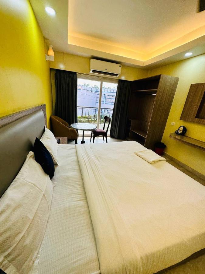 Royal Beach International Puri Buitenkant foto