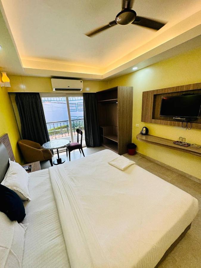 Royal Beach International Puri Buitenkant foto