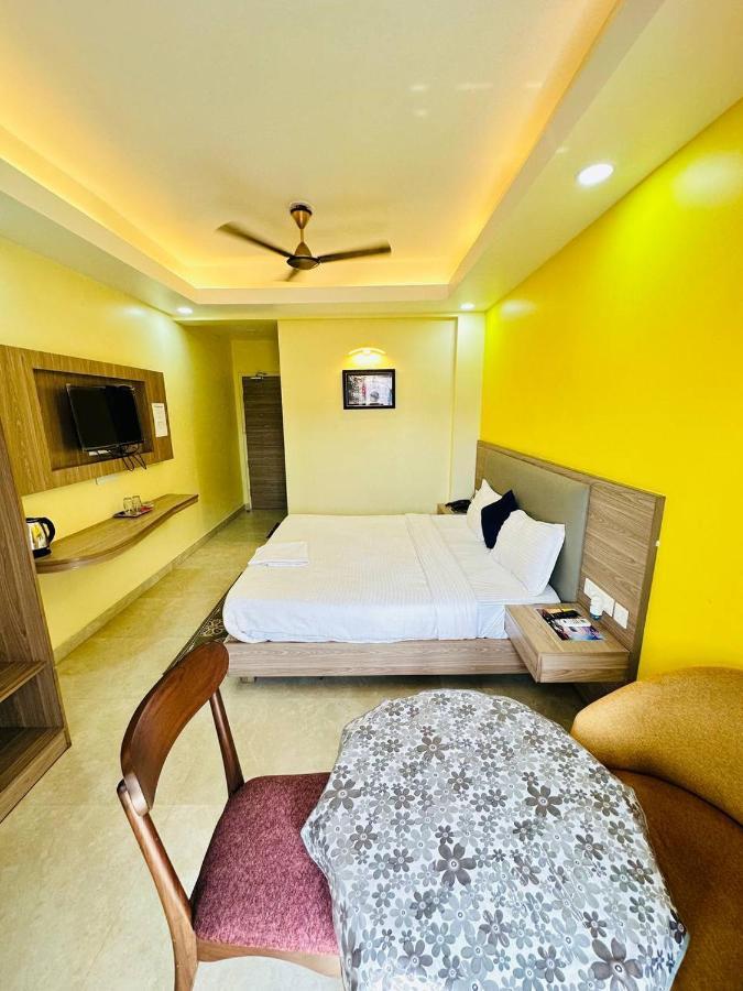 Royal Beach International Puri Buitenkant foto